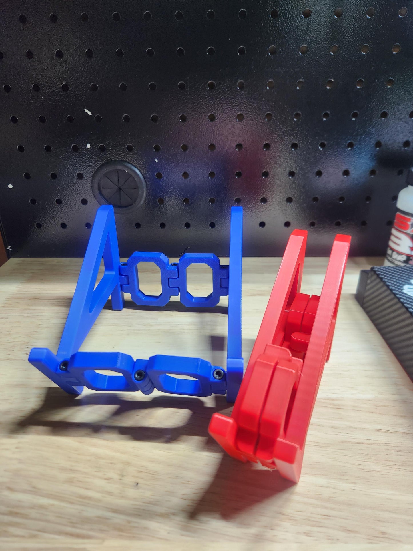 RC iCharger Portable Folding Stand (Bottom Power Supply)