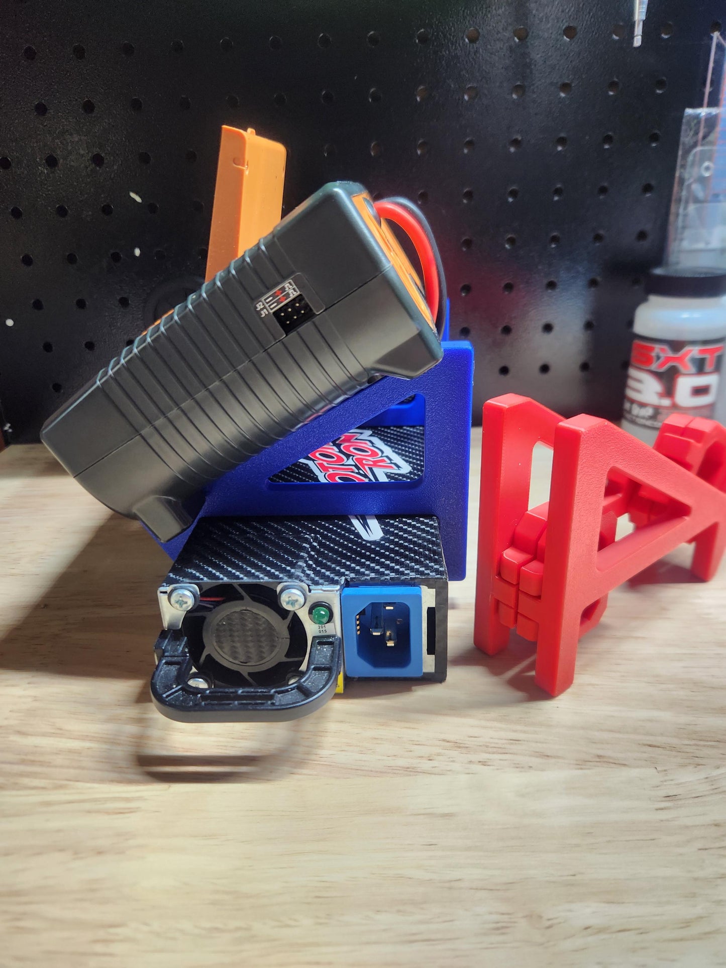 RC iCharger Portable Folding Stand (Bottom Power Supply)