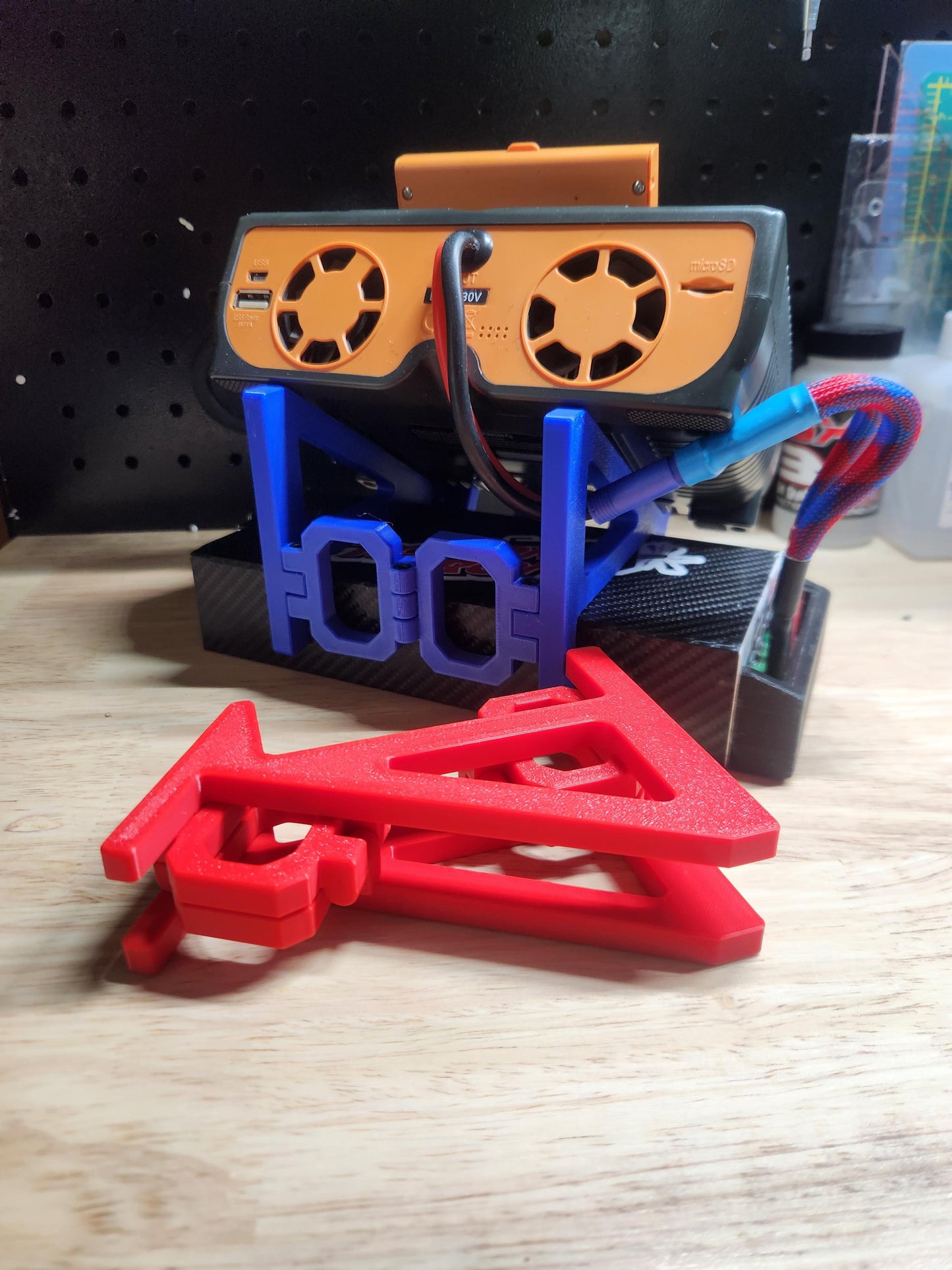 RC iCharger Portable Folding Stand (Bottom Power Supply)